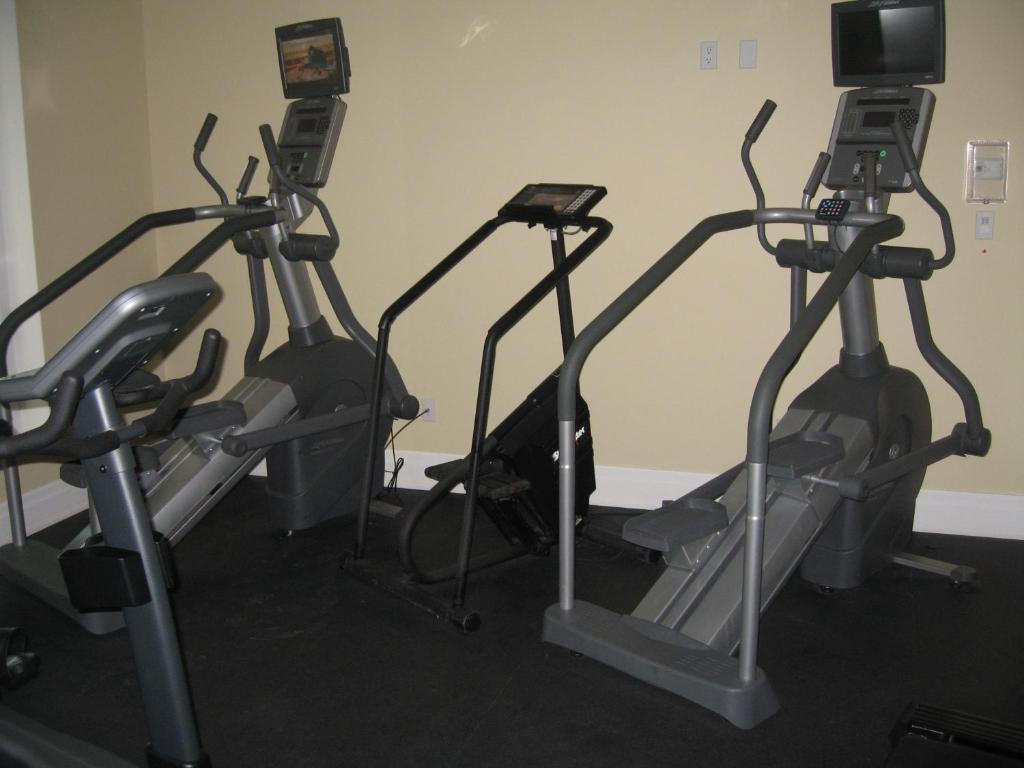 Fitness centrum a/nebo fitness zařízení v ubytování The Atrium Resort