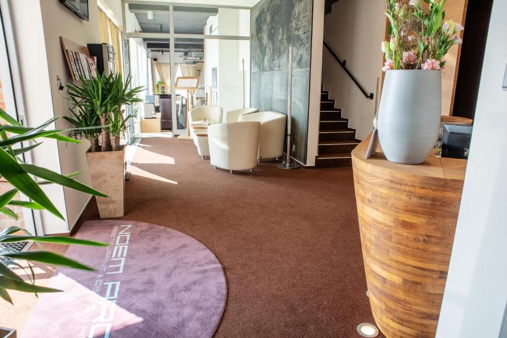 Restaurant & Design Hotel Noem Arch - Resim 44