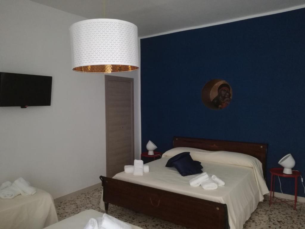 Spira Mirabilis Napoli - Camera Quadrupla Economy Con Bagno Privato Esterno