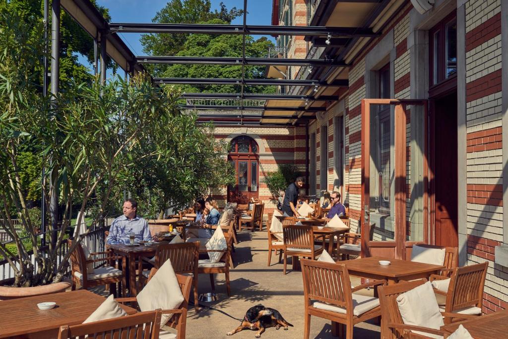 Restaurant o un lloc per menjar a Sorell Hotel Zürichberg