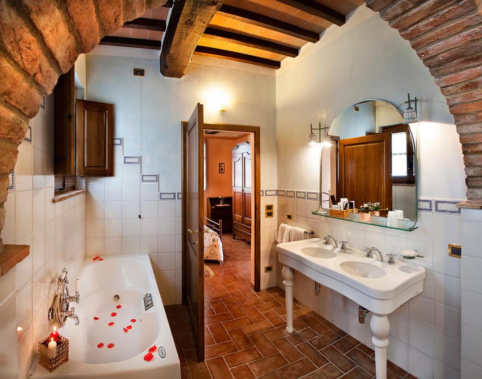 Koupelna v ubytování Agriturismo Sanguineto