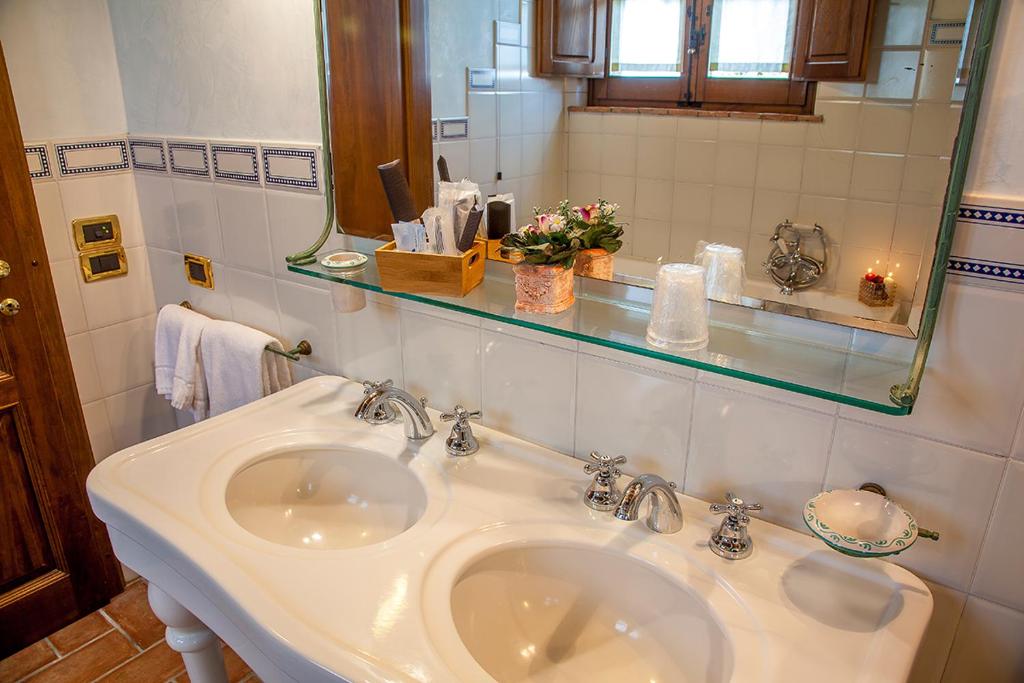 Koupelna v ubytování Agriturismo Sanguineto