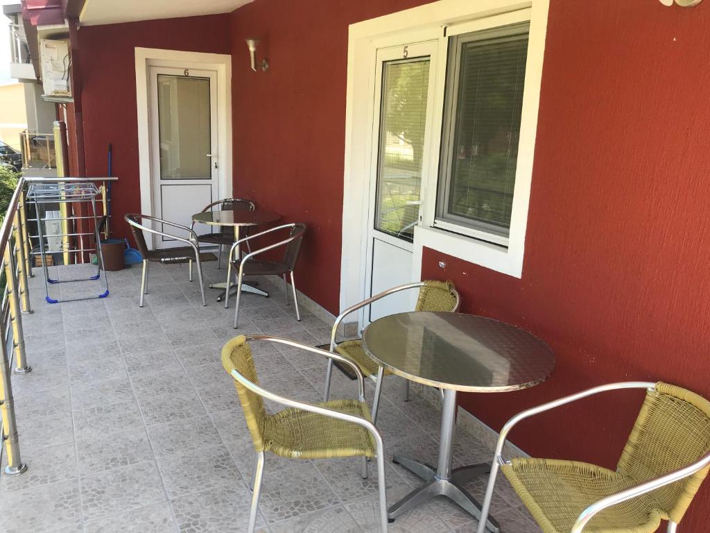 Balkón nebo terasa v ubytování Apartmani Tomovic