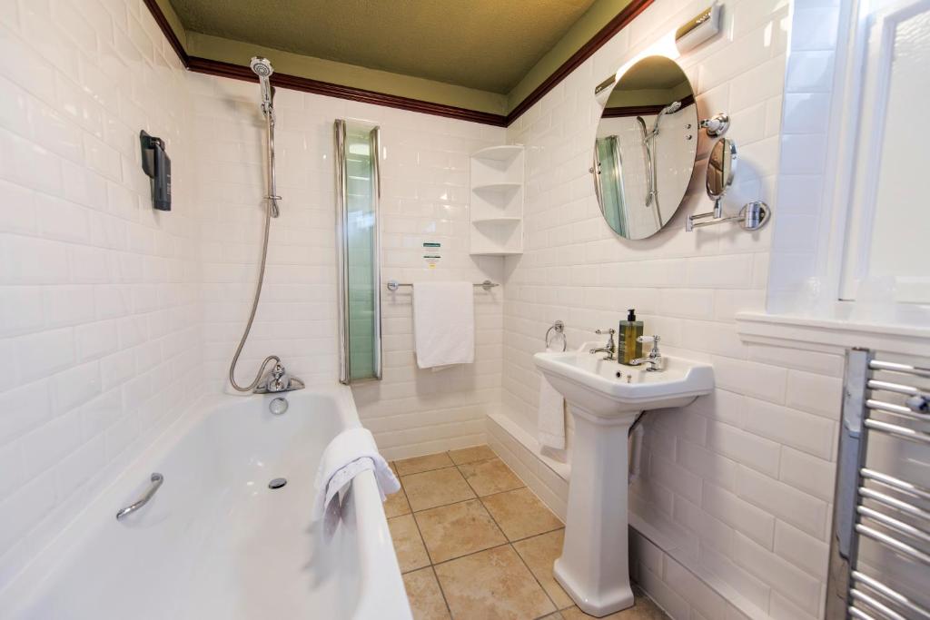 Salutation Hotel 3
