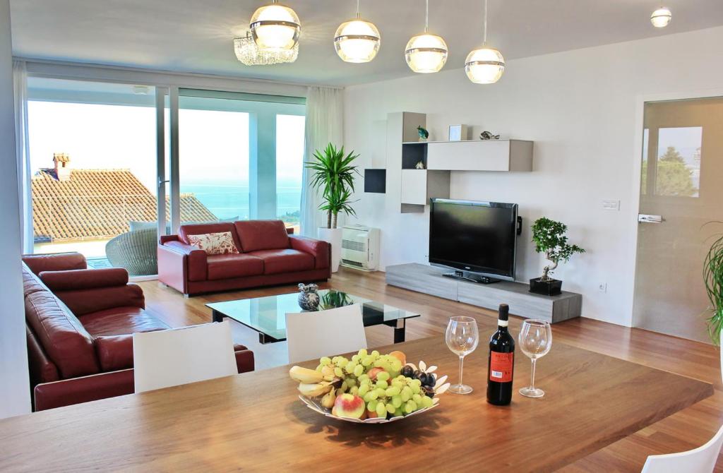 TV a/nebo společenská místnost v ubytování Apartments Anna