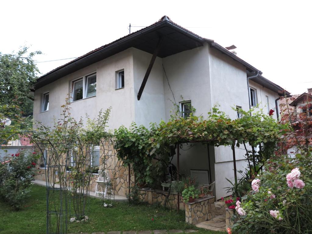 Zahrada ubytování Modern&Cozy Bosnian house with GARDEN+FREE parking