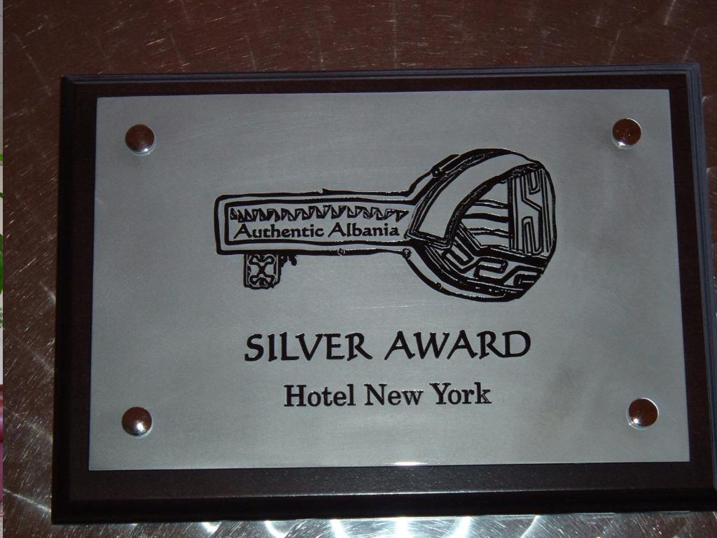 Certifikát, hodnocení, plakát nebo jiný dokument vystavený v ubytování Hotel New York