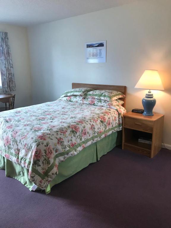 Four Seasons Motor Inn photo