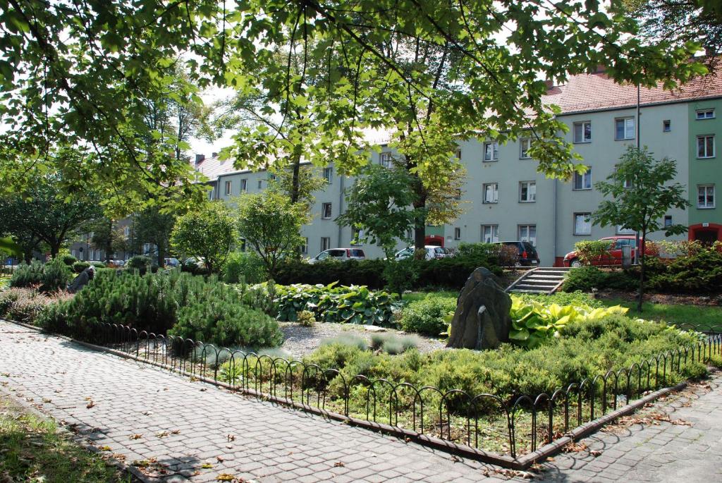 Vonkajšia záhrada v ubytovaní Apartament Kraszewskiego