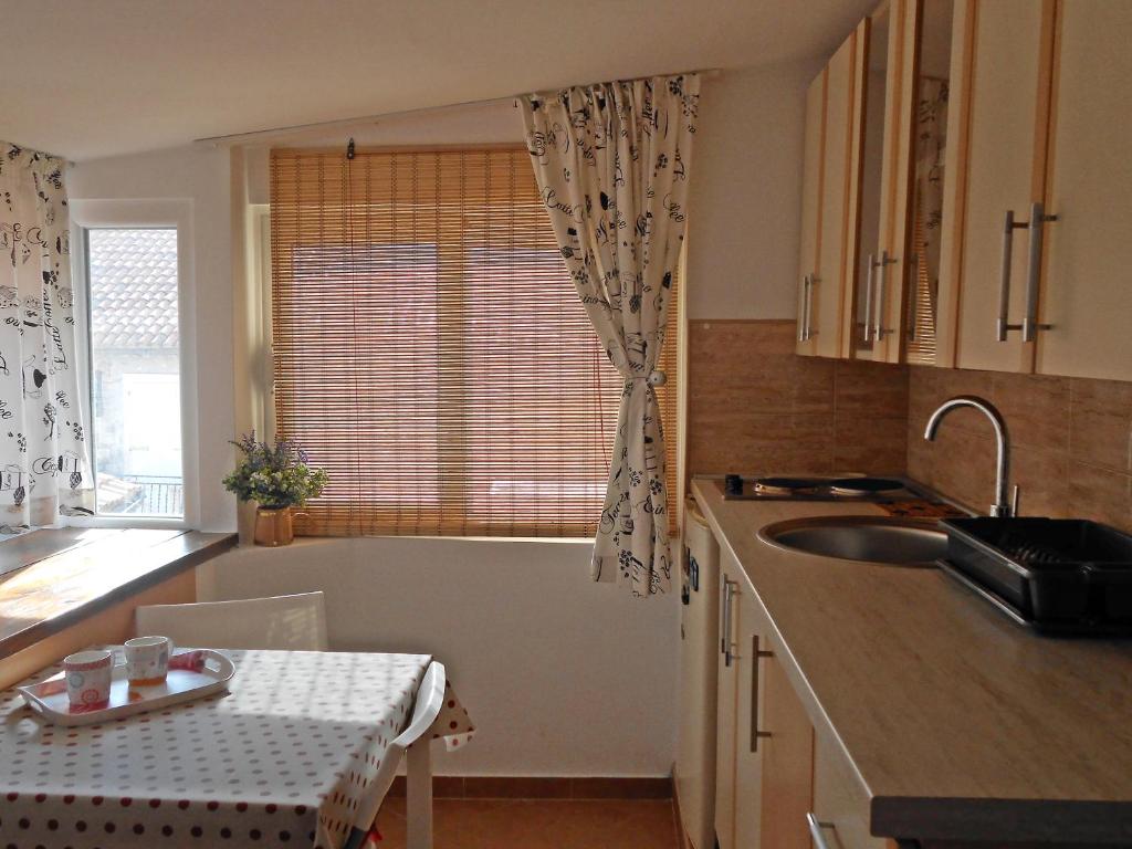 Kuchyň nebo kuchyňský kout v ubytování Sailor House