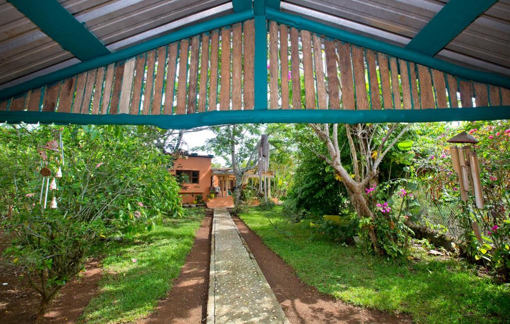 Zahrada ubytování VILLA ANACAHUITA, Limonal