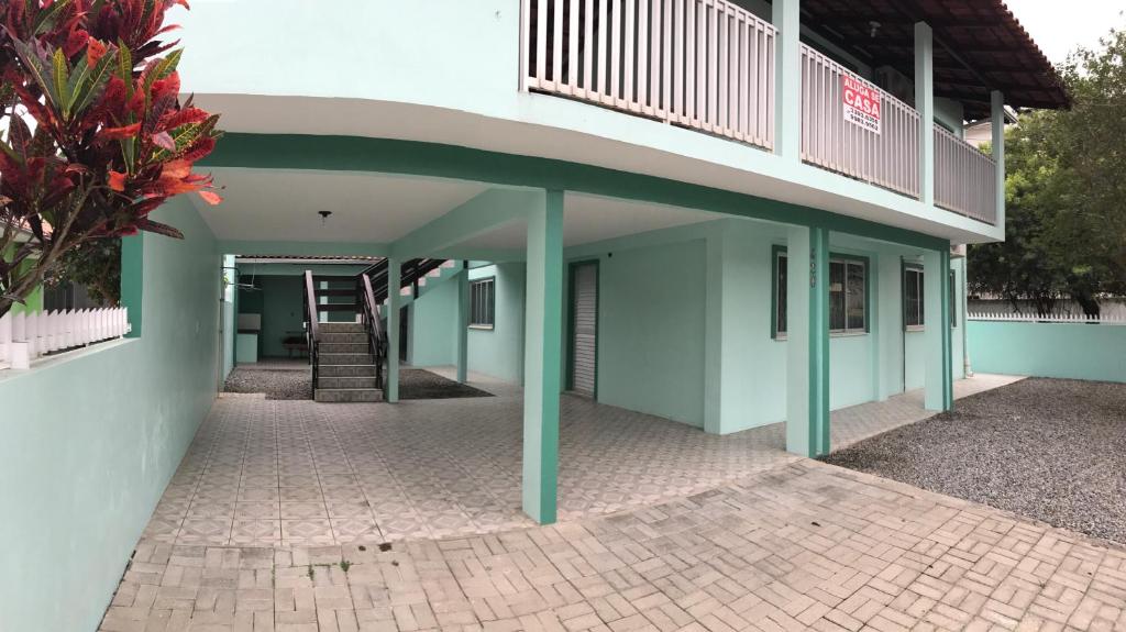  Casa ampla com 06 quartos