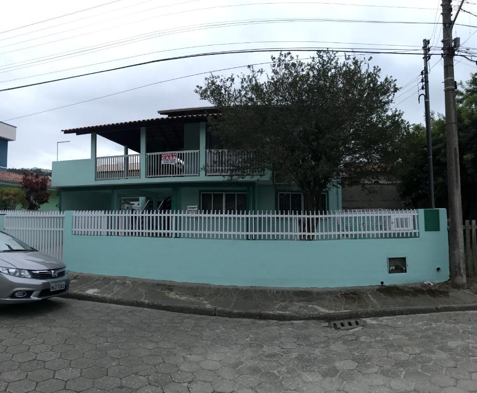  Casa ampla com 06 quartos