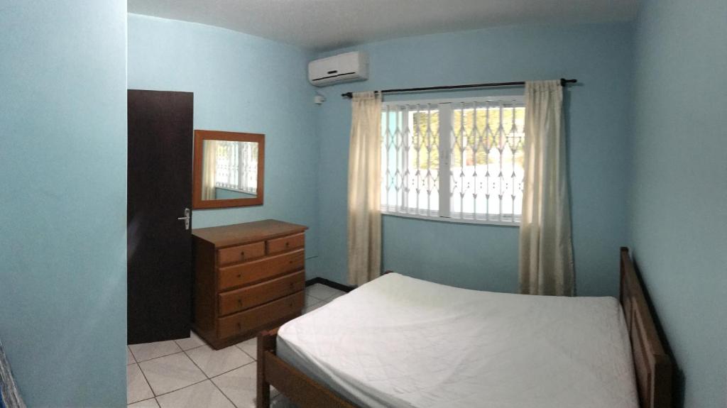  Casa ampla com 06 quartos