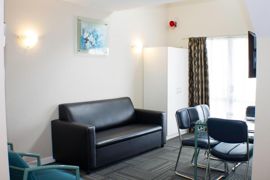 Posezení v ubytování Rayland Motel