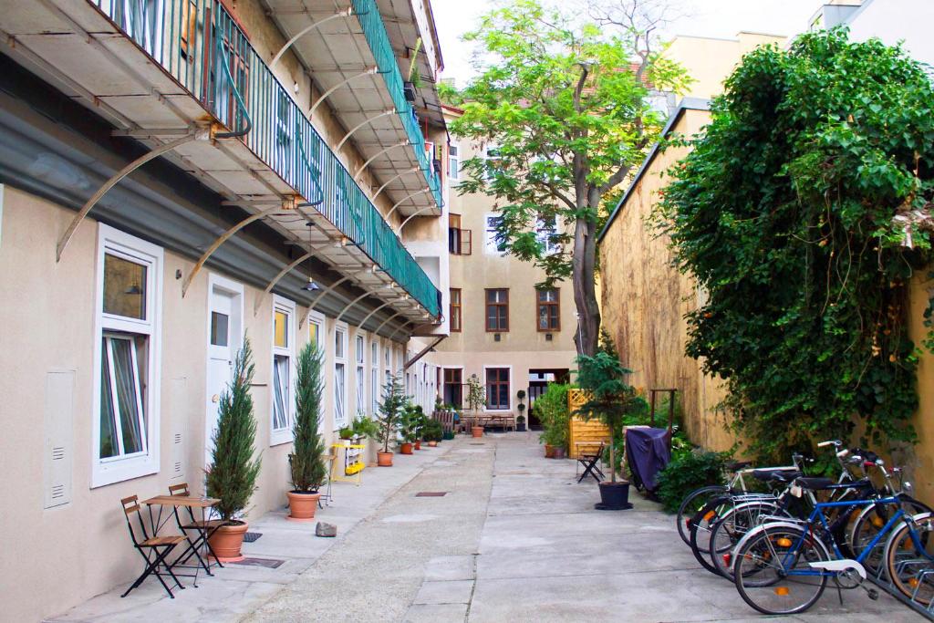 Budova, v ktorej sa hostel nachádza