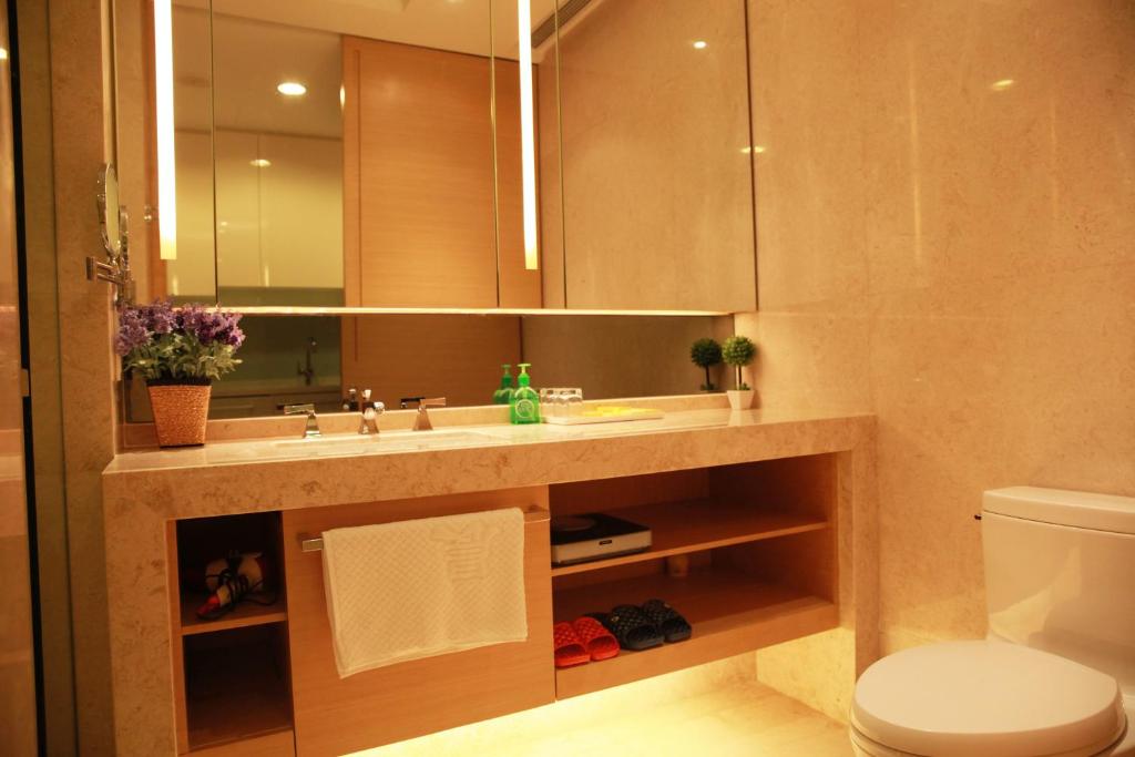 Checkinn International Apartment (GuangZhou PaZhou Poly World Trade Branch) - Habitación Doble De Negocios Con Vista