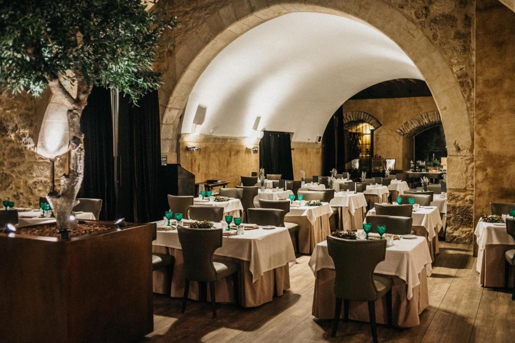 Restaurace v ubytování Hospes Palacio de San Esteban, a Member of Design Hotels