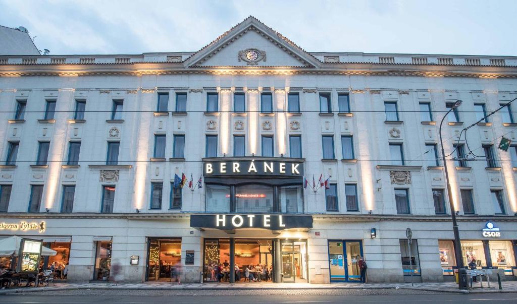 Budynek, w którym mieści się hotel