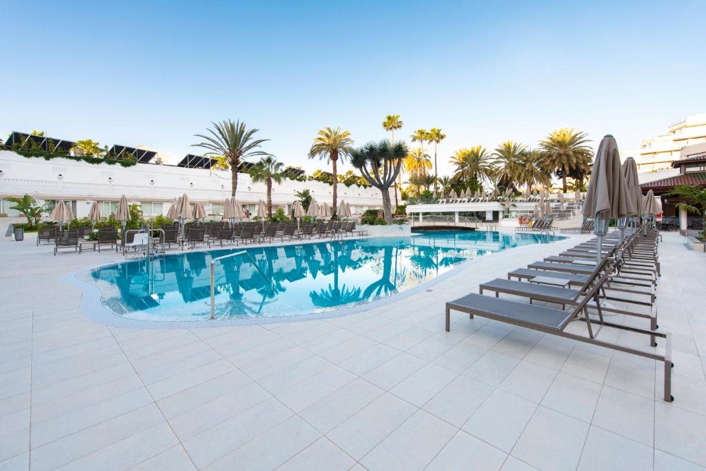 Bazén v ubytování Spring Hotel Vulcano nebo v jeho okolí