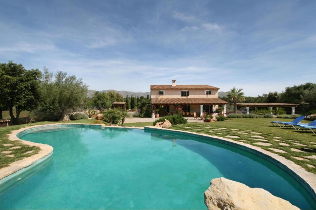 The swimming pool at or close to Teulada