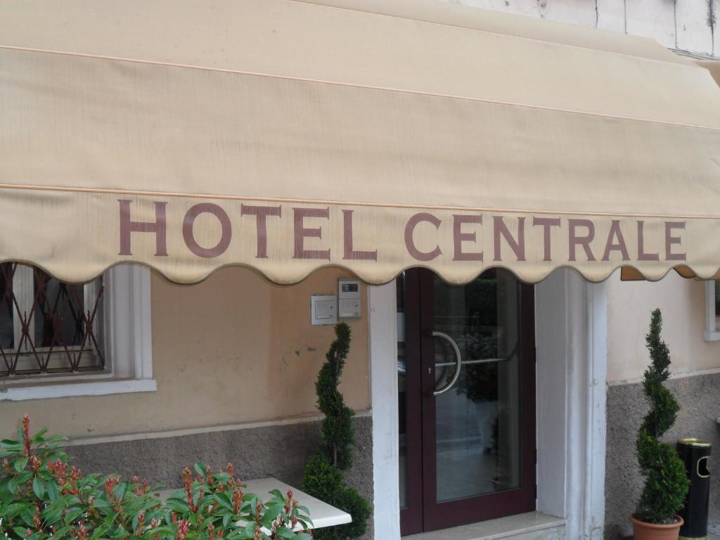 Certifikát, hodnocení, plakát nebo jiný dokument vystavený v ubytování Hotel Centrale di Paolo e Cinzia