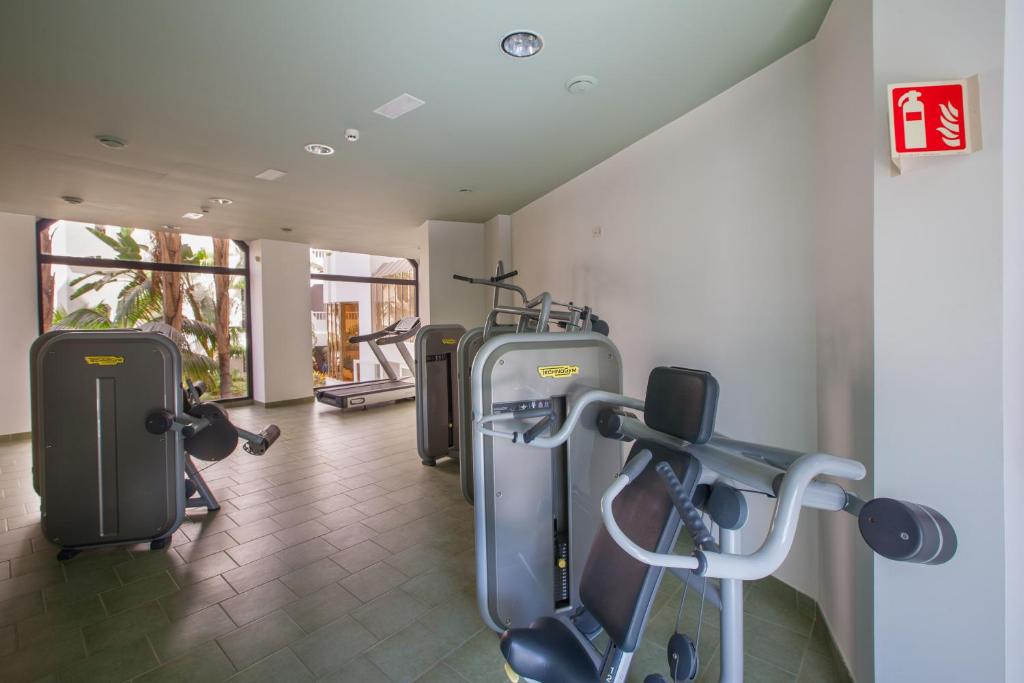 Posilňovňa alebo fitness centrum v ubytovaní Corallium Beach by Lopesan Hotels - Adults Only