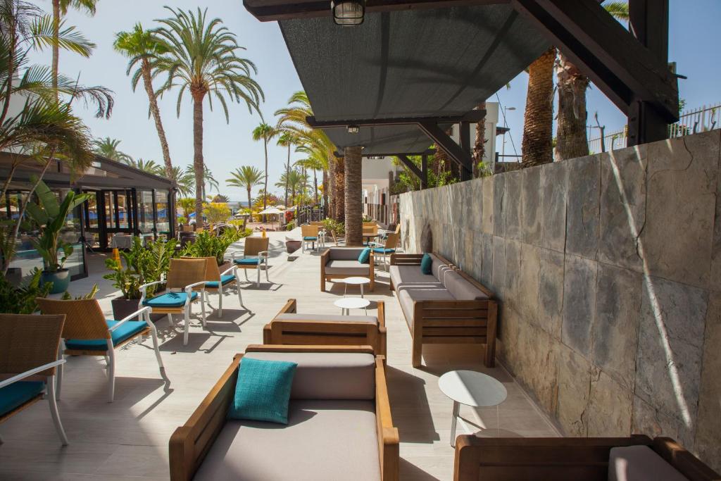 Posedenie v ubytovaní Corallium Beach by Lopesan Hotels - Adults Only