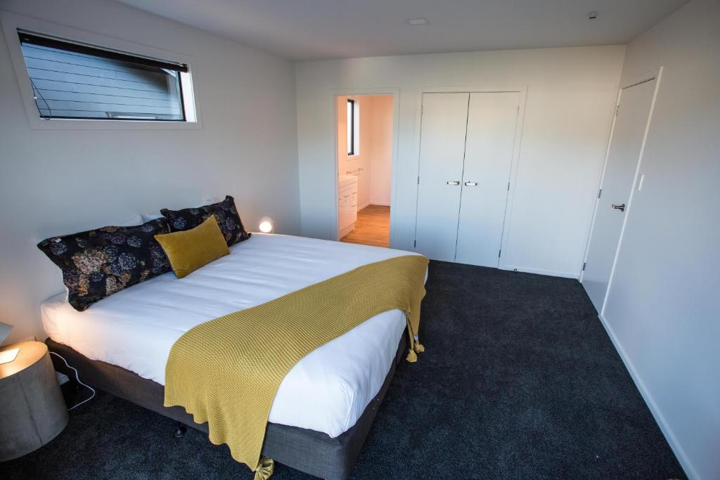 4 - Charming Space, Just a Stone Throw from Central Wanaka - Resim 17