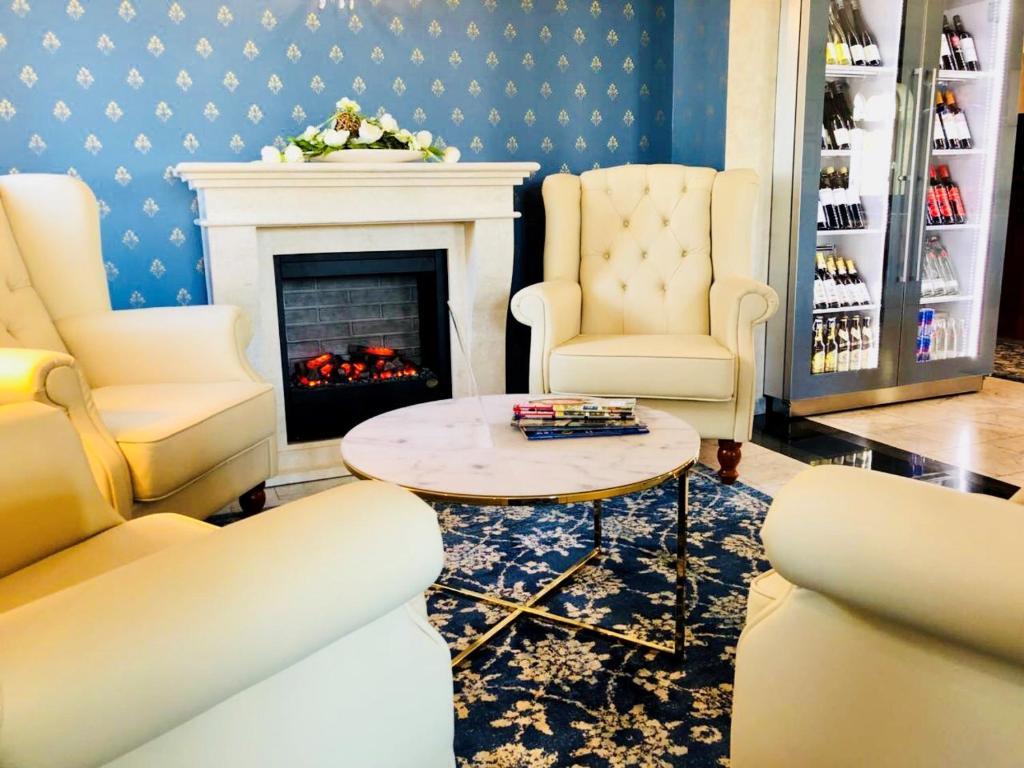 Posezení v ubytování Hotel am Bayrischen Platz