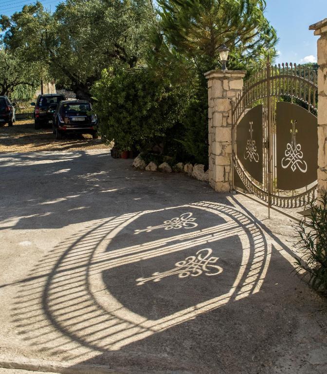 Jízda na kole v ubytování ORFEAS Villa nebo okolí