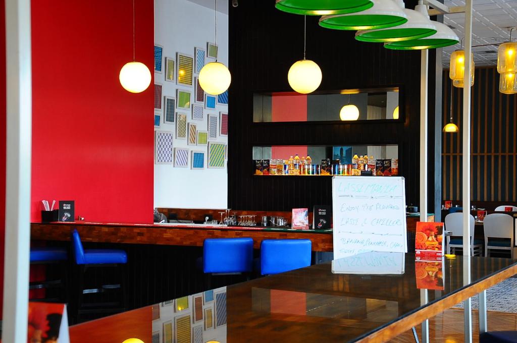 Restaurace v ubytování Park Inn By Radisson Gurgaon Bilaspur