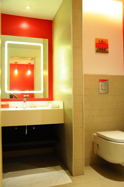 Koupelna v ubytování Park Inn By Radisson Gurgaon Bilaspur