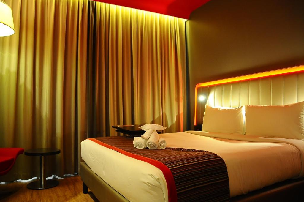 Postel nebo postele na pokoji v ubytování Park Inn By Radisson Gurgaon Bilaspur