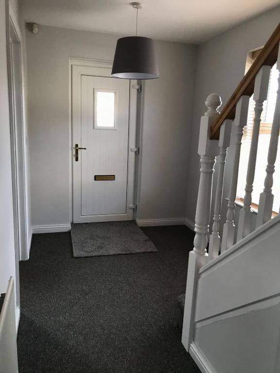 Fotografie z fotogalerie ubytování Family home sleeps 6 plenty of parking v destinaci Portrush