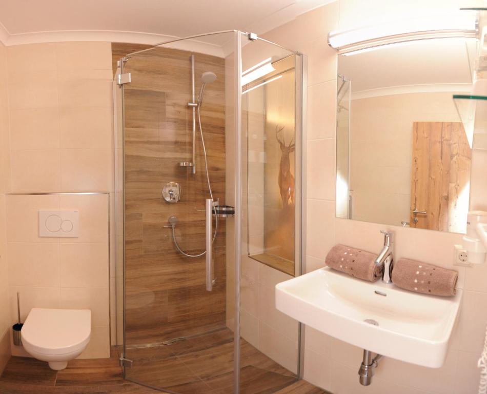 Un baño de Hotel Birkenhof
