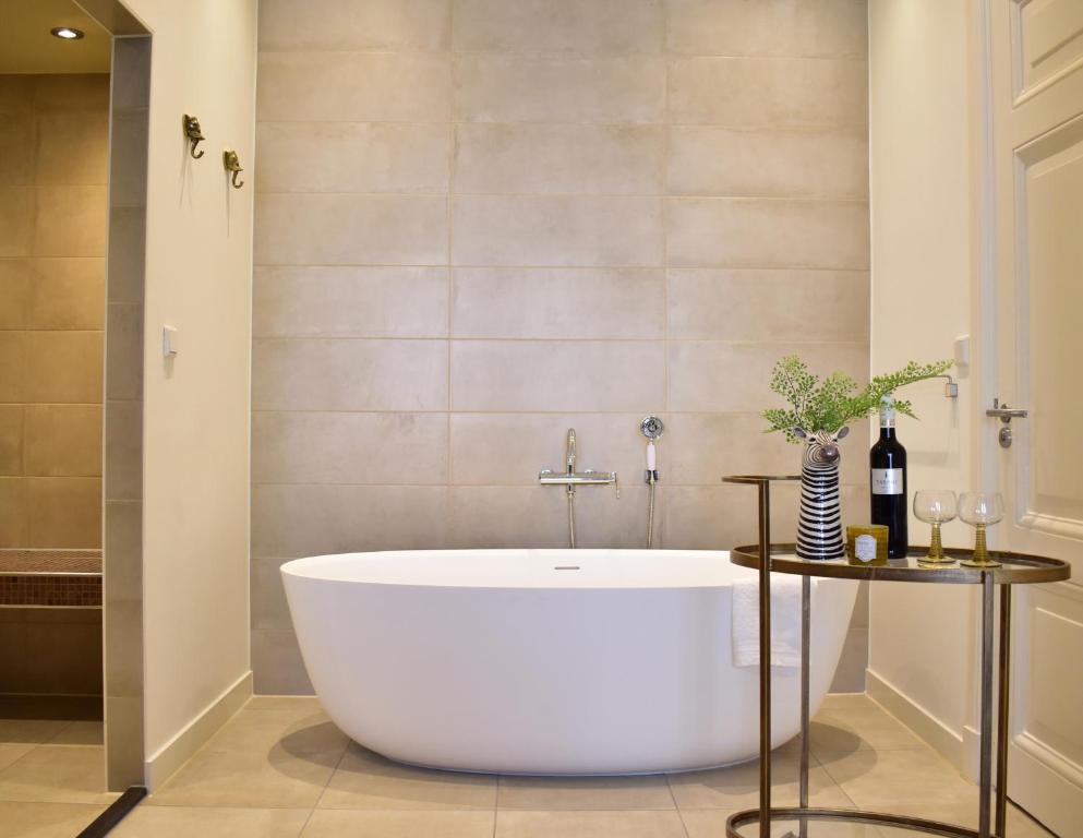 Bagno di Brasss Hotel Suites