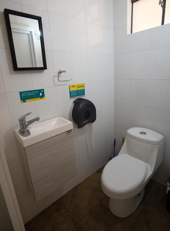 Koupelna v ubytování El Petate Hostel