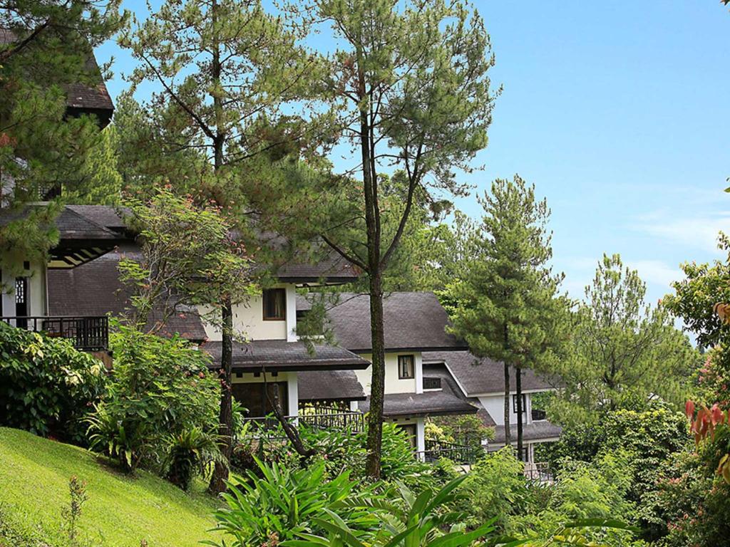 Gunung Geulis Cottages managed by Royal Tulip