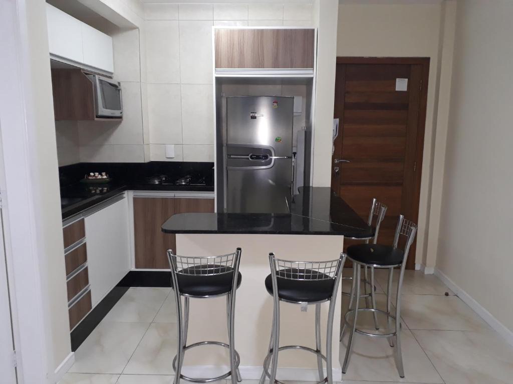  Ótimo Apto. 180 metros da Praia
