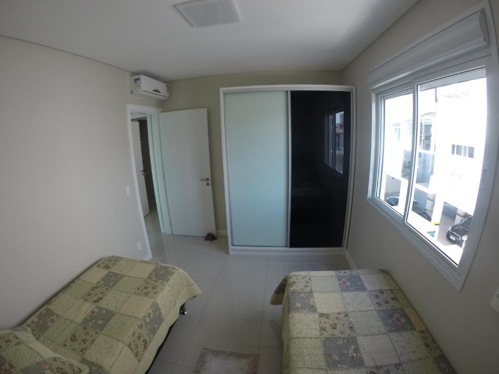  Apto novo 3 dorm. Canasvieiras