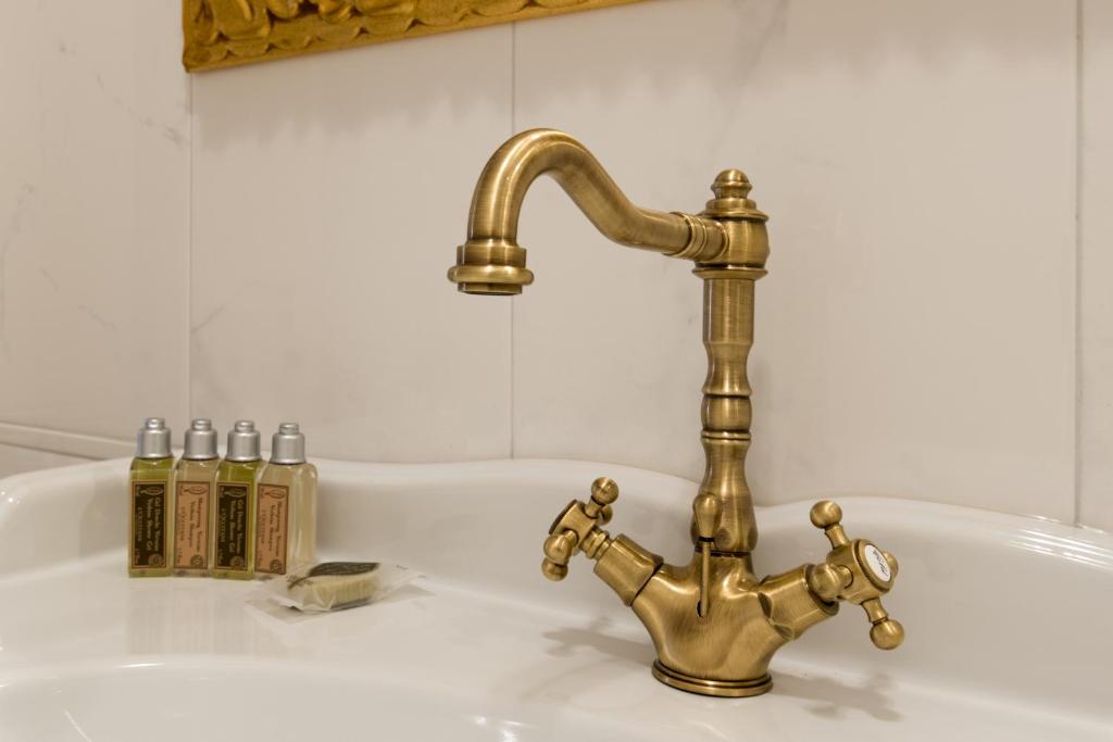 Central Square Heritage Hotel - 11