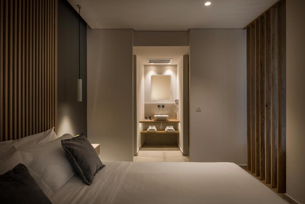 Trianon Luxury Apartments & Suites - 16