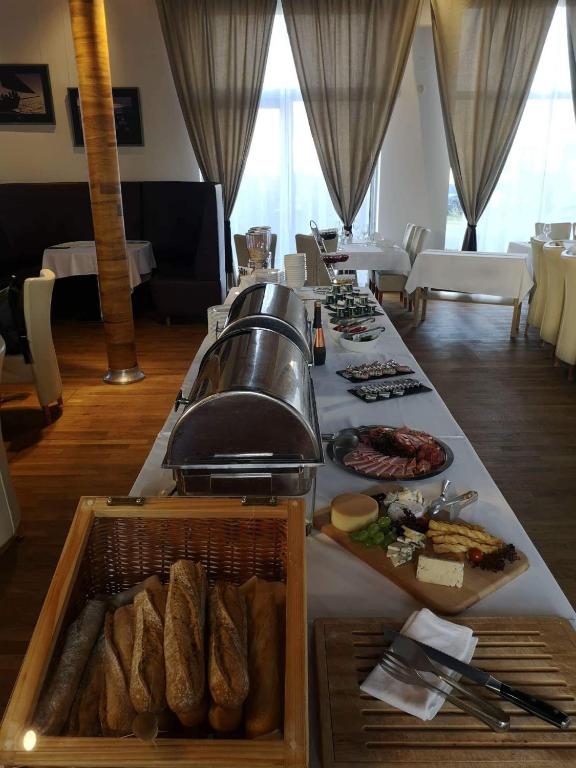 Restaurant & Design Hotel Noem Arch - Resim 15