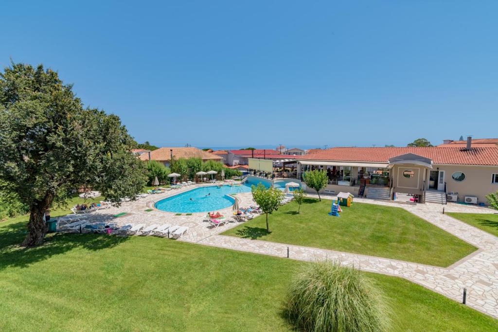 Bazén v ubytování Hotel Palmyra nebo v jeho okolí