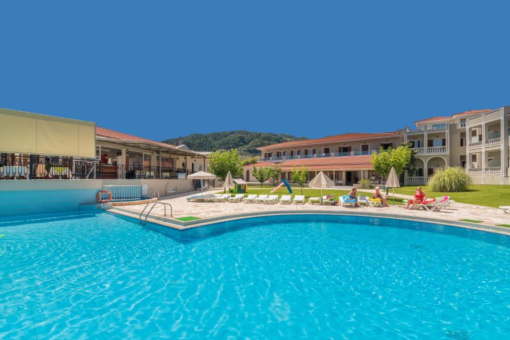 Bazén v ubytování Hotel Palmyra nebo v jeho okolí