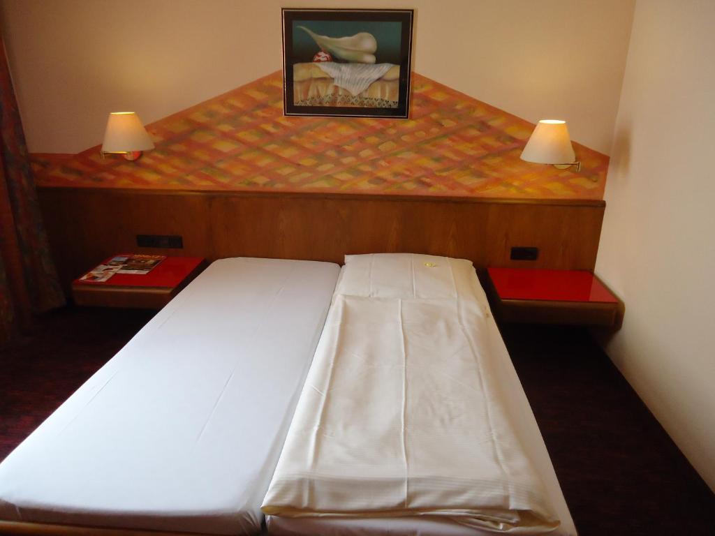 enjoyHotel garni Korntal Stuttgart b&b Parkplatz Sprinter Penny eTank - Superior Single Room