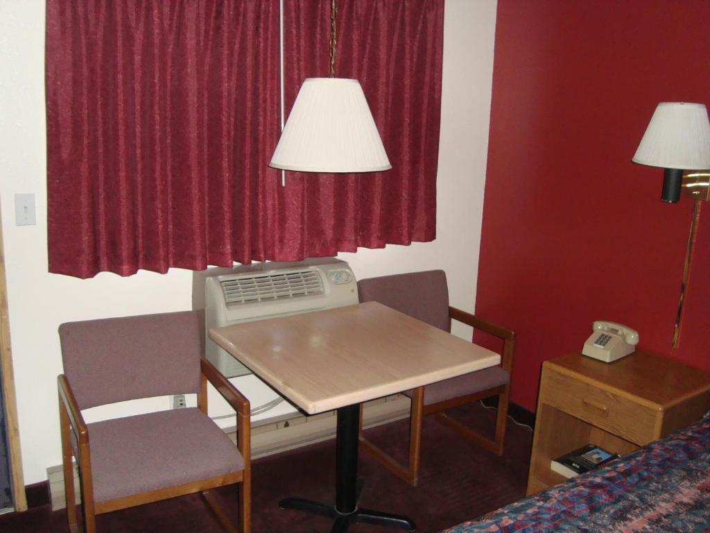 Posezení v ubytování Willow Springs Motel