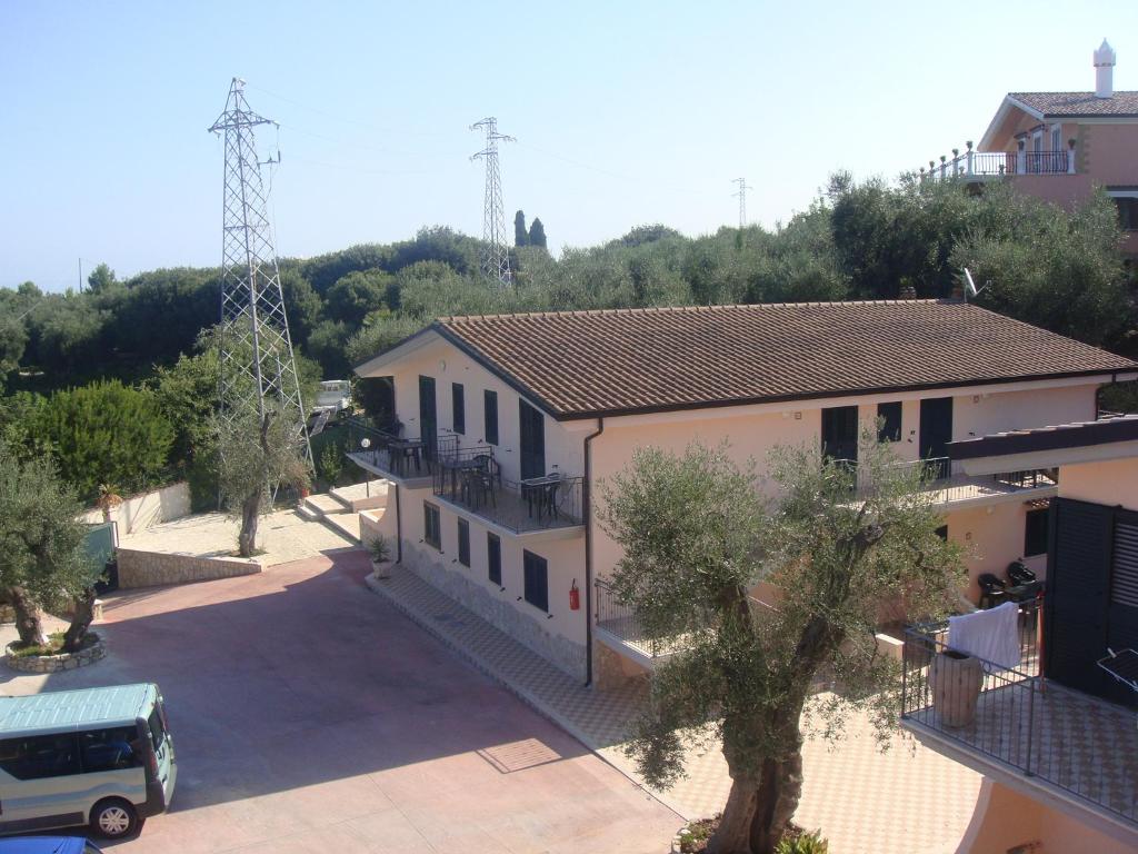 The building in which az apartmanhoteleket is located