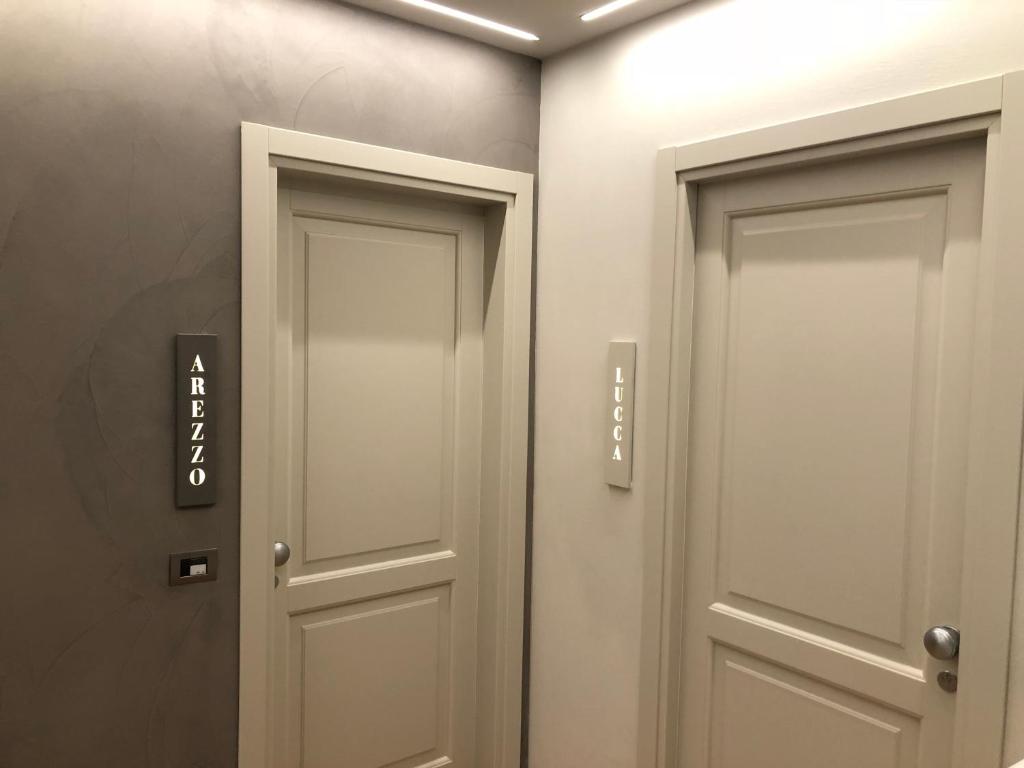 モンテヴァルキにあるPalazzo Vasarri - Luxury design suitesのギャラリーの写真